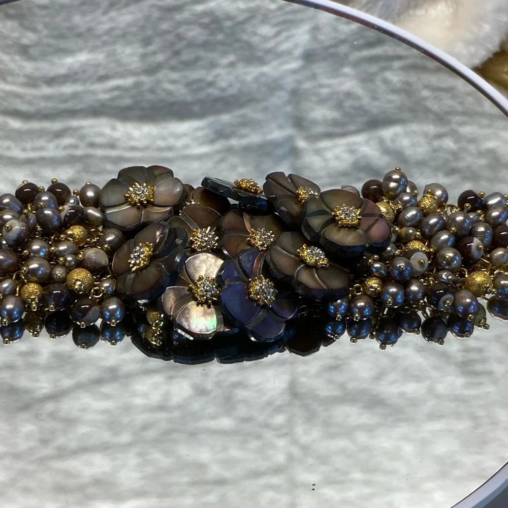 Beautiful Floral Faux Pearl Bracelet Gold Tone 7-8 3/4 Bohemian Style Rhinestone